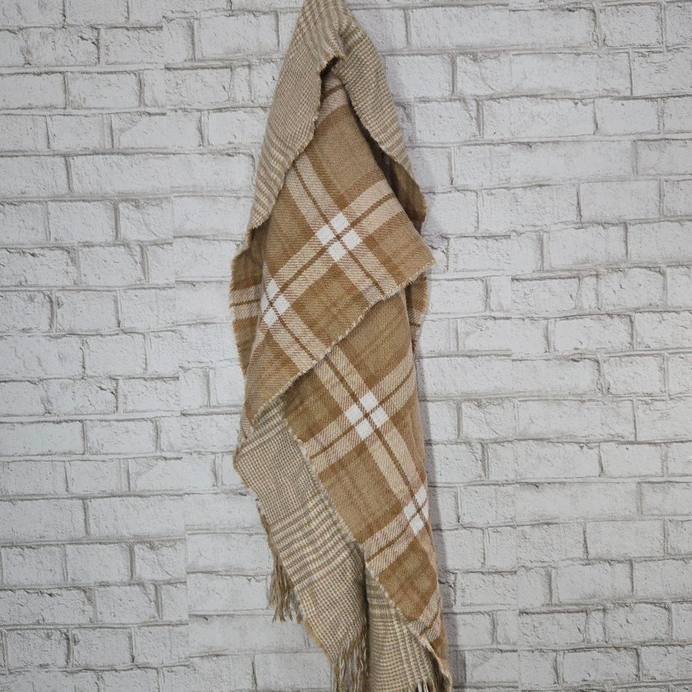 Madden NYC blanket‎ scarf